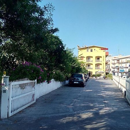 Hotel Eliseo Giardini Naxos Exterior foto