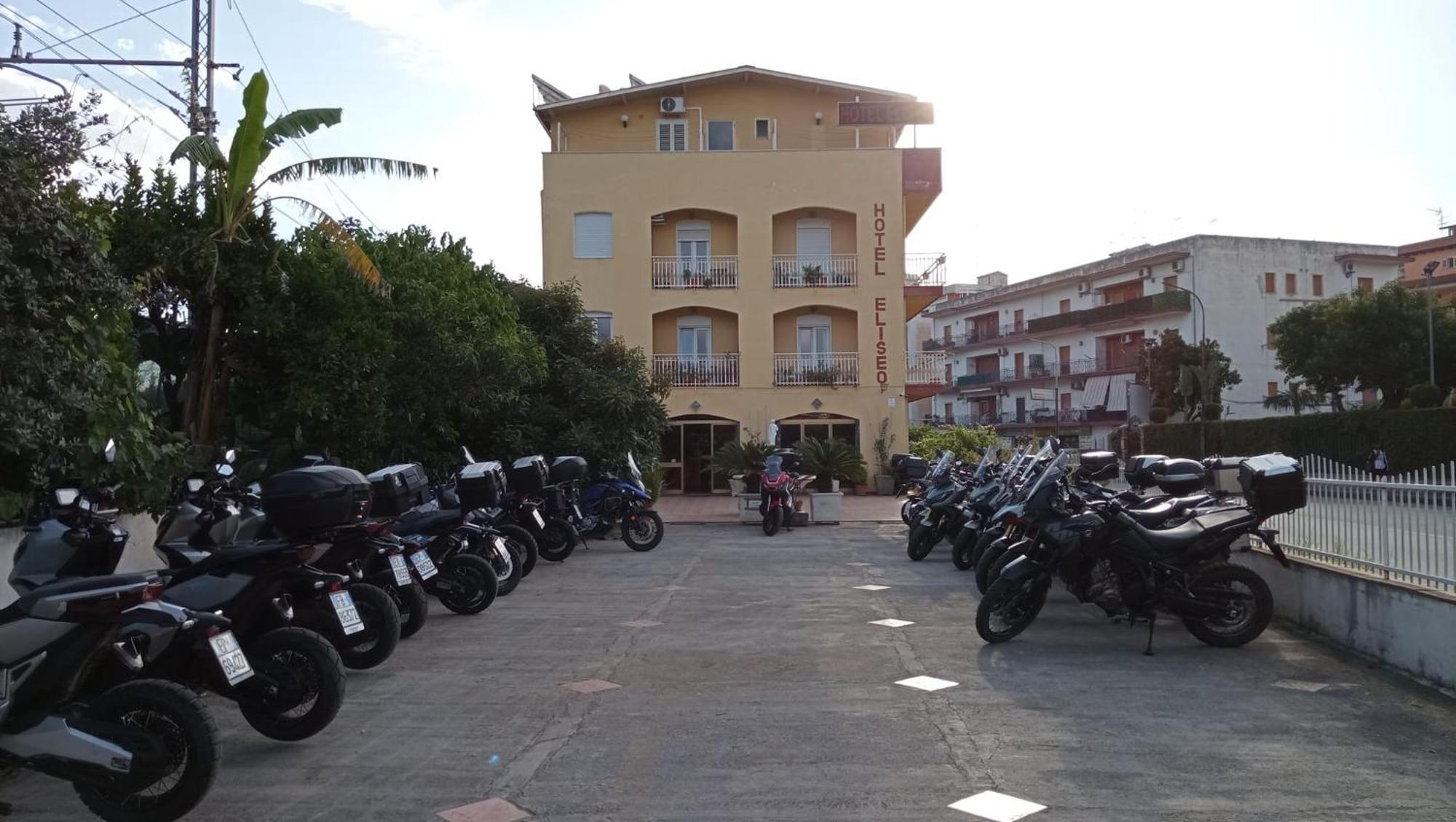 Hotel Eliseo Giardini Naxos Exterior foto