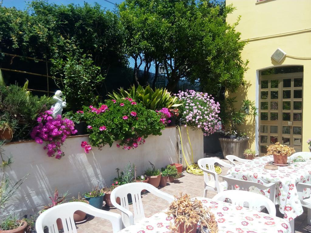 Hotel Eliseo Giardini Naxos Exterior foto