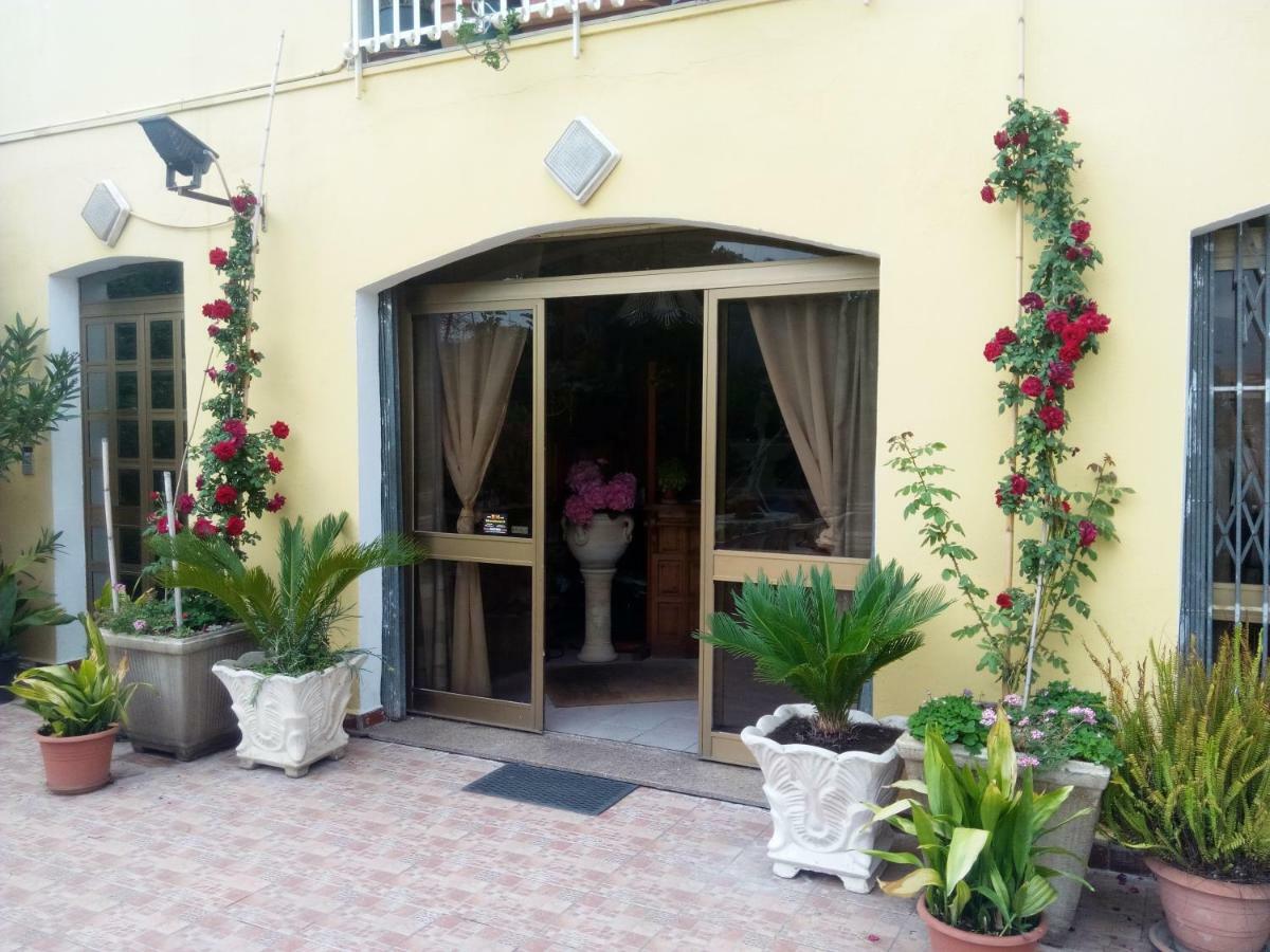 Hotel Eliseo Giardini Naxos Exterior foto