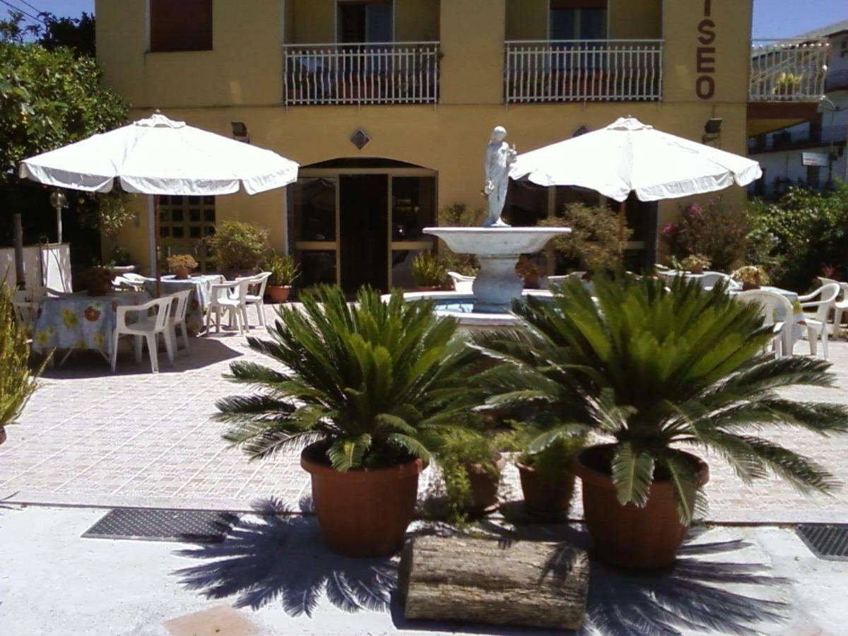 Hotel Eliseo Giardini Naxos Exterior foto