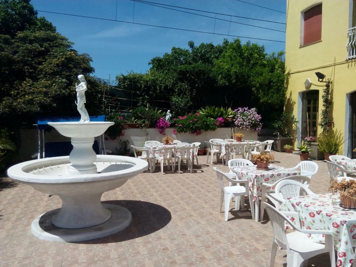 Hotel Eliseo Giardini Naxos Exterior foto