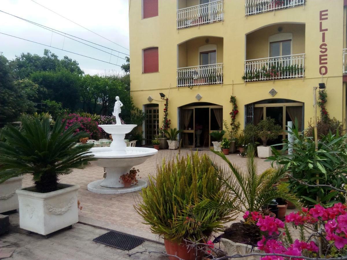 Hotel Eliseo Giardini Naxos Exterior foto